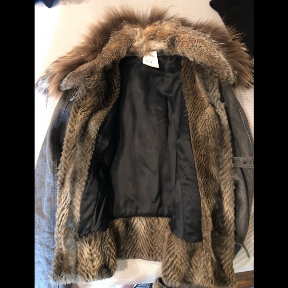 Jeans jacket with fur collar - Picture 5 of 5